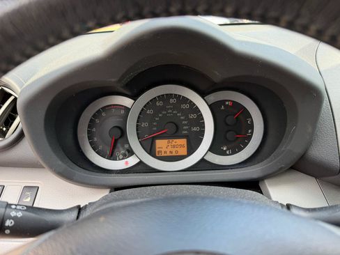 Used 2011 Toyota RAV4 Limited w/ Limited Extra Value Pkg AWD/4WD image 15