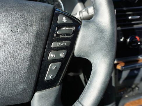 Used 2024 Nissan Armada SL w/ Captain's Chairs Package image 9