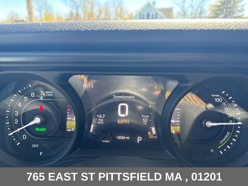 Used 2024 Jeep Wrangler Unlimited AWD/4WD image 24