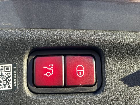 Certified 2025 Mercedes-Benz C 300 4MATIC Sedan image 13