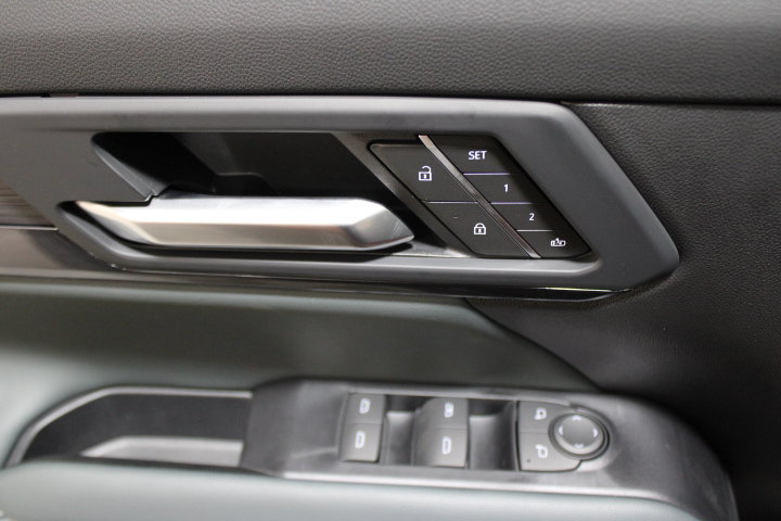 New 2027 GMC Terrain AT4 w/ Convenience Package III AWD/4WD image 17