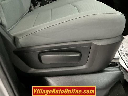 Used 2016 RAM 1500 Express AWD/4WD image 35