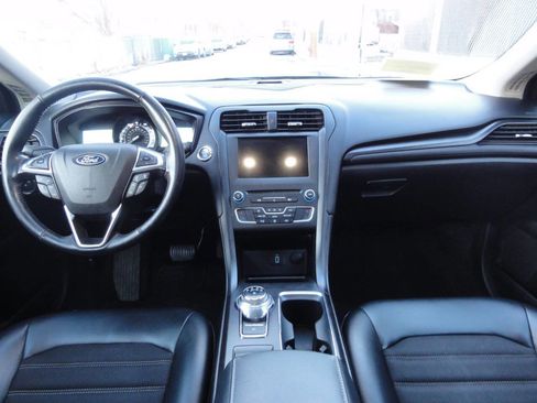 Used 2018 Ford Fusion SE w/ Equipment Group 201A image 26