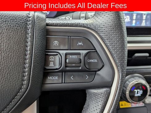 Used 2025 Toyota 4Runner Limited AWD/4WD image 28