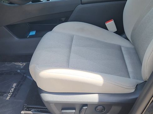 Used 2025 Nissan Rogue SV AWD/4WD image 20
