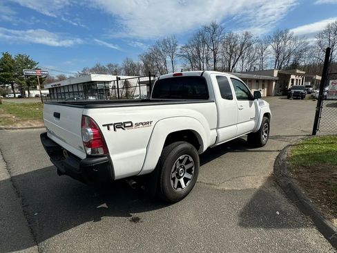Used 2014 Toyota Tacoma 4x4 Access Cab V6 w/ TRD Sport Package image 5