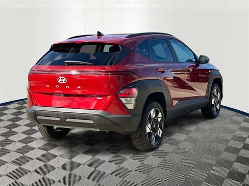 Used 2025 Hyundai Kona SEL image 5