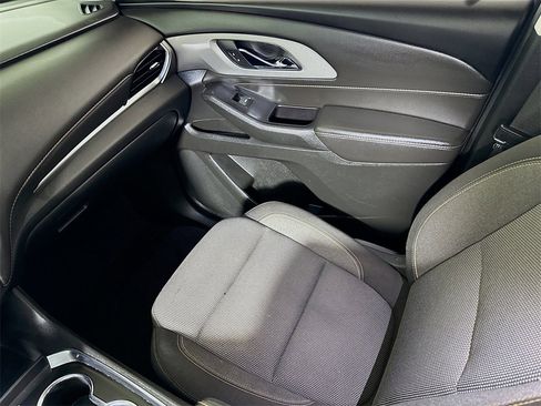 Used 2020 Chevrolet Traverse LT image 20