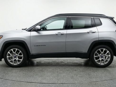 Used 2025 Jeep Compass Limited image 5