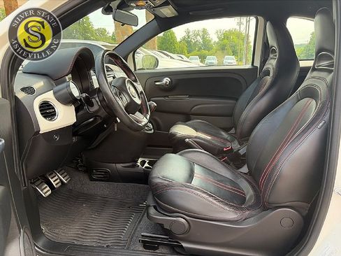 Used 2013 FIAT 500 Abarth w/ Beats Audio Pkg FWD image 11