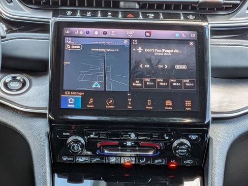 Certified 2022 Jeep Grand Cherokee L Limited AWD/4WD image 18