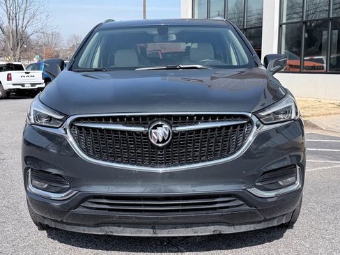 Used 2018 Buick Enclave Essence image 3