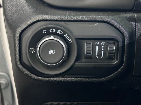 Used 2022 Jeep Wrangler Unlimited Sport AWD/4WD image 6