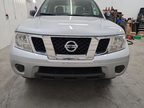Used 2014 Nissan Frontier SV image 17