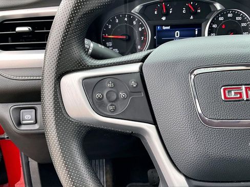 Used 2023 GMC Acadia SLE image 18