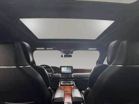 Used 2019 Lincoln Navigator Reserve AWD/4WD image 15