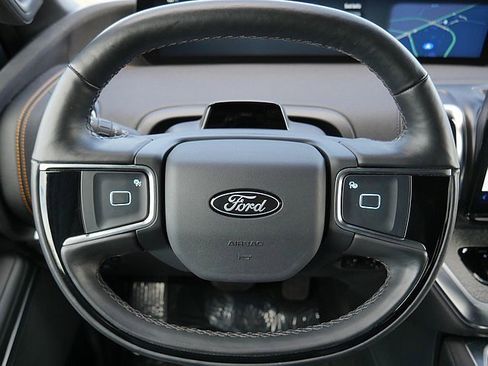 Used 2025 Ford Expedition Tremor image 19