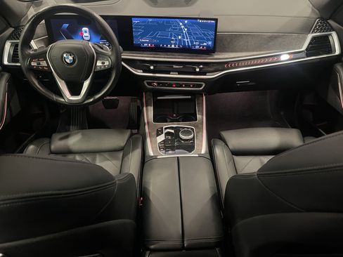 Certified 2025 BMW X5 xDrive40i w/ Parking Assistance Package AWD/4WD image 16