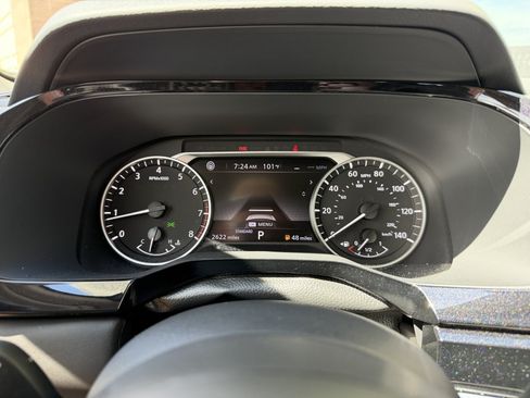 Used 2025 Nissan Pathfinder SV FWD image 17