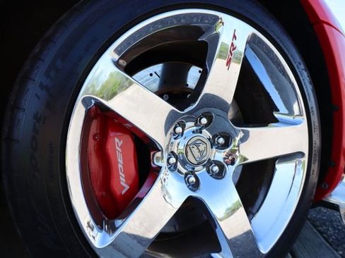 Used 2005 Dodge Viper SRT-10 RWD image 2