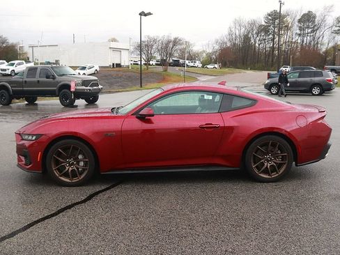 Used 2025 Ford Mustang GT Premium RWD image 4
