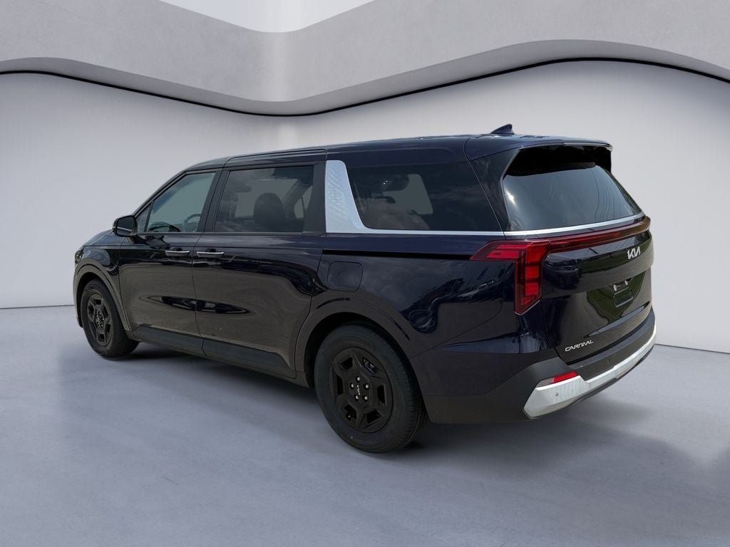 Used 2025 Kia Carnival FWD image 3