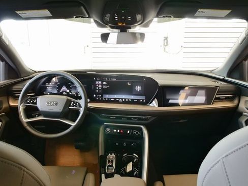 New 2025 Audi Q5 Prestige image 18