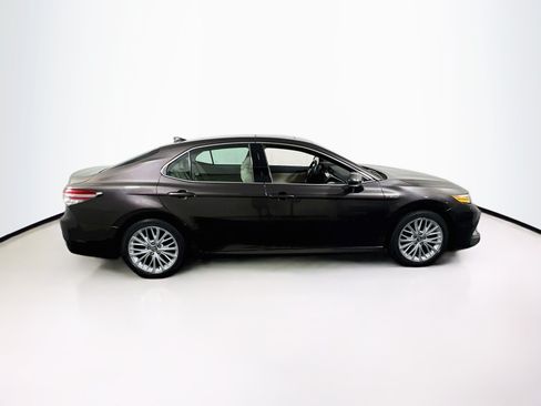 Used 2018 Toyota Camry XLE w/ Audio Package FWD image 4