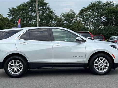 Used 2022 Chevrolet Equinox LT w/ Driver Convenience Package FWD image 5