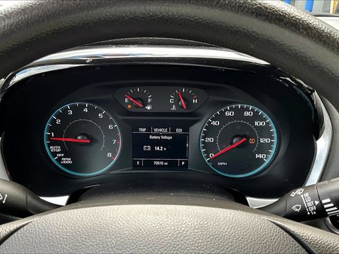 Used 2021 Chevrolet Traverse LS AWD/4WD image 12