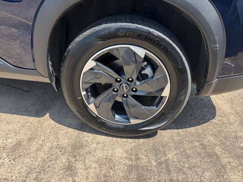 Used 2026 Nissan Rogue SV AWD/4WD image 30