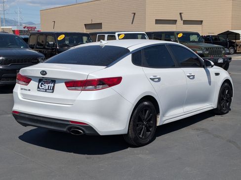 Used 2017 Kia Optima LX FWD image 3