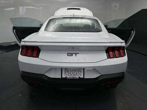 Used 2025 Ford Mustang GT Premium image 9