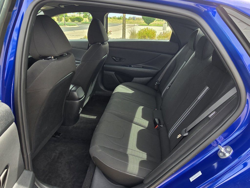 Used 2025 Hyundai Elantra Sport FWD image 14