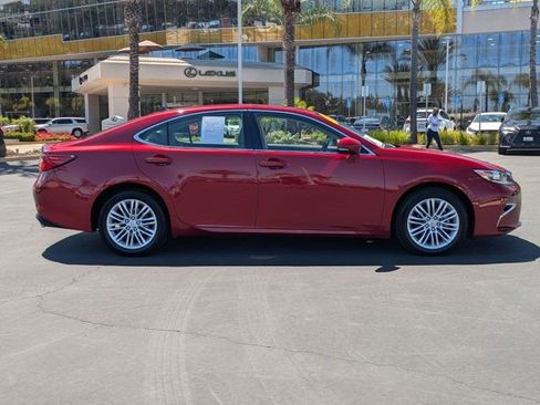 Used 2016 Lexus ES 350 w/ Premium Package w/Wood Trim FWD image 4