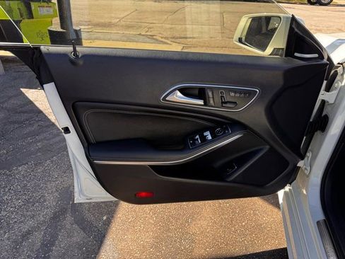 Used 2015 Mercedes-Benz CLA 250 4MATIC image 10