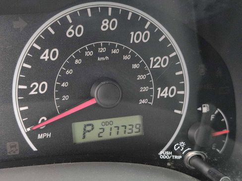 Used 2010 Toyota Corolla image 27