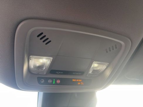 Used 2023 Chevrolet Malibu LT image 32