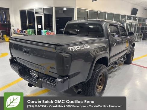 Used 2019 Toyota Tacoma TRD Off-Road image 8