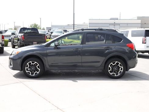 Used 2016 Subaru Crosstrek 2.0i Limited AWD/4WD image 3