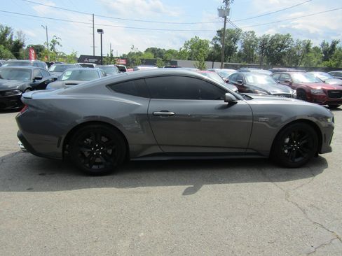 Used 2024 Ford Mustang GT RWD image 11