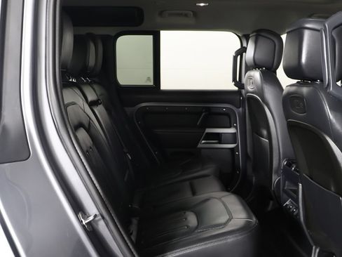 Used 2020 Land Rover Defender 110 HSE AWD/4WD image 32