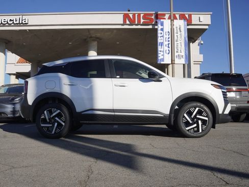 New 2026 Nissan Kicks SV image 3