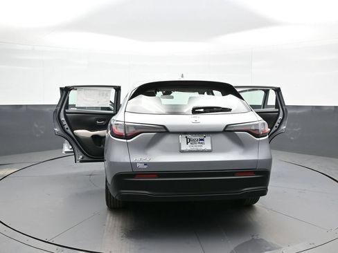 Certified 2023 Honda HR-V LX image 45