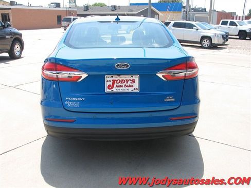 Used 2020 Ford Fusion SE FWD image 33
