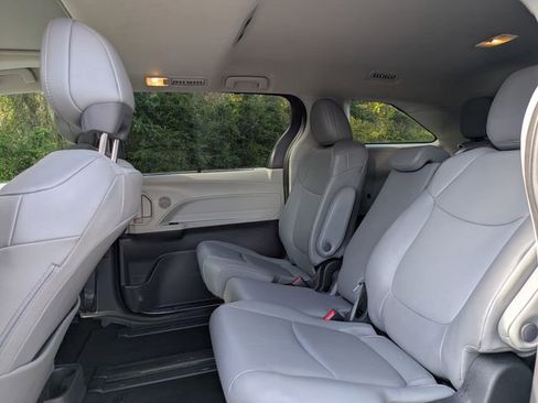 Used 2023 Toyota Sienna XLE image 25