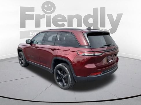 Used 2023 Jeep Grand Cherokee Limited w/ Luxury Tech Group II AWD/4WD image 7