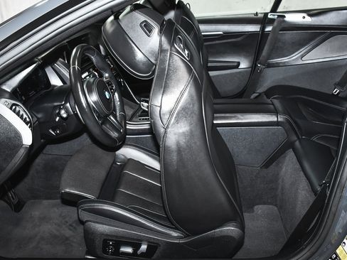 Used 2022 BMW 840i xDrive Convertible w/ Driving Assistance Package image 61