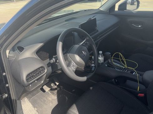 Used 2023 Honda HR-V LX image 11