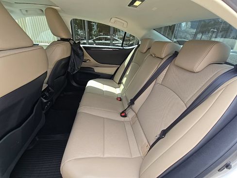Used 2019 Lexus ES 350 w/ Premium Package FWD image 21